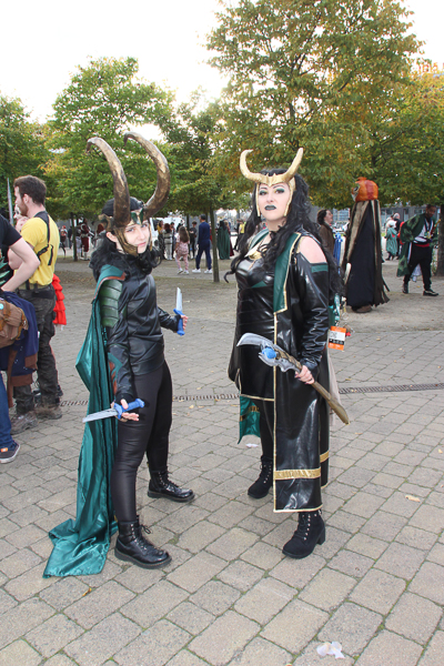 Loki cosplay with the Chitauri Sceptre