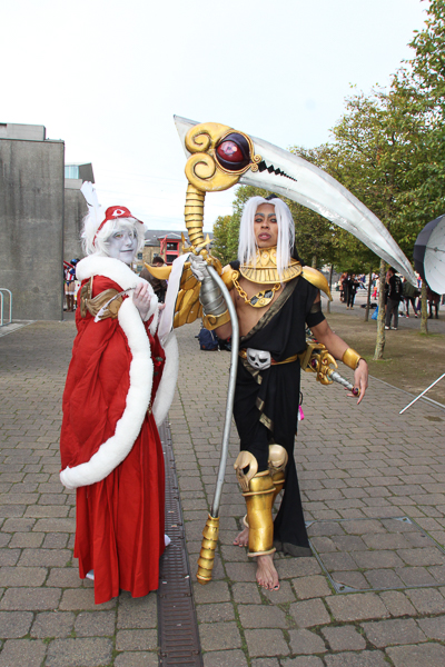 Thanatos' with his brilliant scythe cosplay