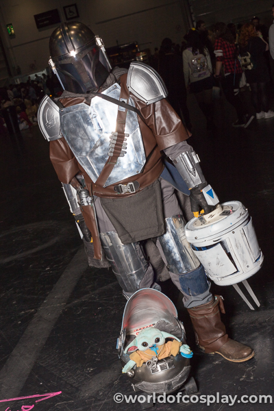 Mandalorian cosplay